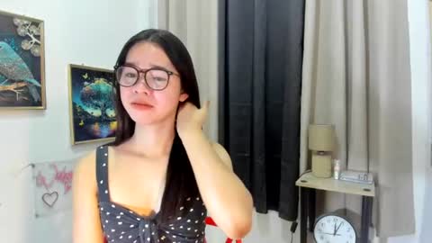 Snapshot of yourtinybunny chatting on 07.17.26 yourtinybunny online show from 07.17.26