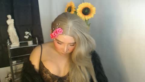 Snapshot of yourtransjeen chatting on 02.24.25 Jeen online show from 02.24.25