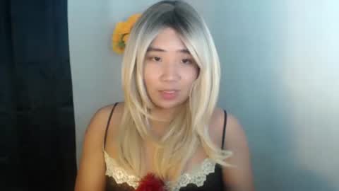 Snapshot of yourtransjeen chatting on 03.11.25 Jeen online show from 03.11.25