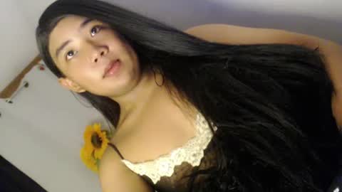 Snapshot of yourtransjeen chatting on 03.12.25 Jeen online show from 03.12.25