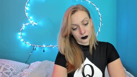 Snapshot of yourvenus00 chatting on 02.05.25 YourVenus00 -Follow my OF online show from 02.05.25