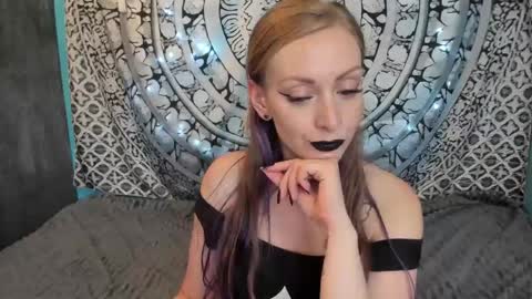 YourVenus00 -Follow my OF online show from 05.25.26
