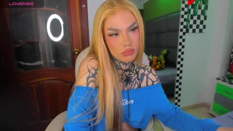 Snapshot of yourvirtualgirlfriennd chatting on 09.17.25 GI online show from 09.17.25