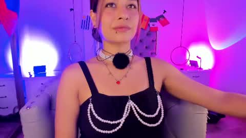 Snapshot of yourwishisme_val chatting on 06.25.26 Val online show from 06.25.26