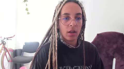 Snapshot of youwishtobeme chatting on 01.27.25 elizabeth ju online show from 01.27.25