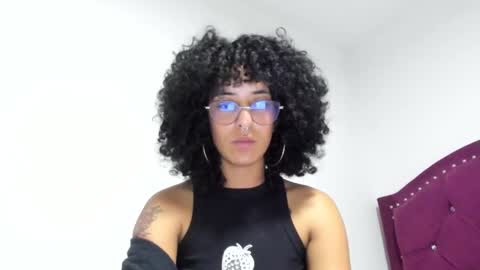 Snapshot of youwishtobeme chatting on 03.04.25 elizabeth ju online show from 03.04.25