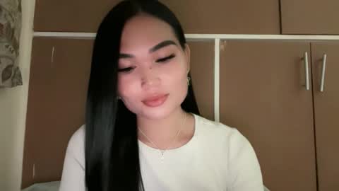 yrdrmgrl_jennie26 online show from 12.04.25