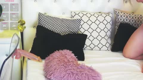 Yssabel online show from 04.24.26