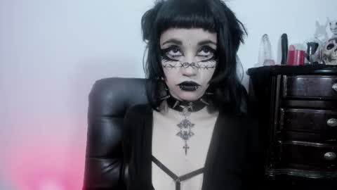 Yue Eclipsa online show from 12.14.25