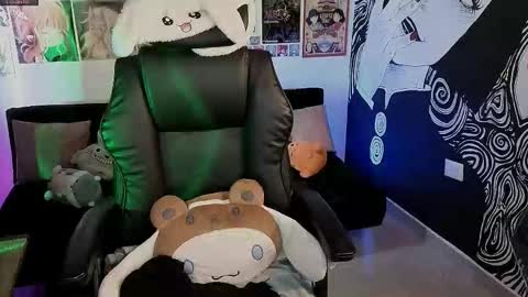    rawr   Anne Independent model      online show from 09.12.25