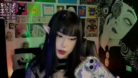    rawr   Anne Independent model      online show from 10.26.25