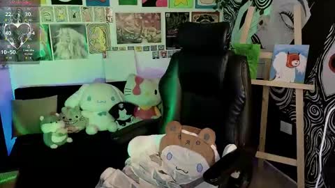    rawr   Anne Independent model      online show from 04.16.26