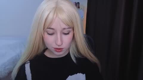 Snapshot of yukimisa chatting on 09.28.25 Misa online show from 09.28.25