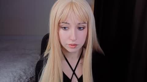 Snapshot of yukimisa chatting on 10.08.25 Misa online show from 10.08.25