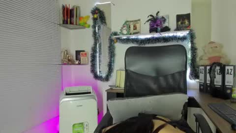 Snapshot of yukiodavis chatting on 12.06.24 Yukio Davis online show from 12.06.24