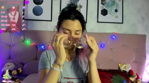 Snapshot of yukki_kuran chatting on 12.19.24 Yukki Kuran online show from 12.19.24