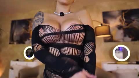 Yulia online show from 10.13.25