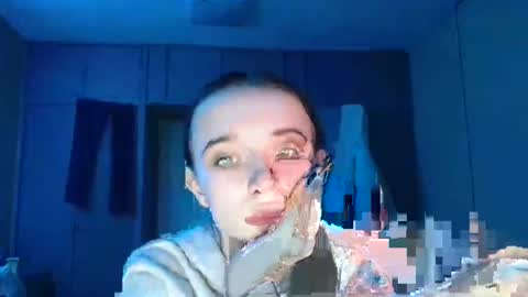 Yuliia online show from 12.20.25