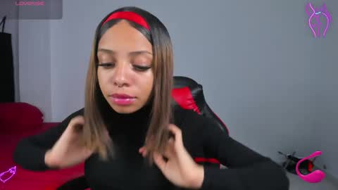 yumi_hanna online show from 04.06.26