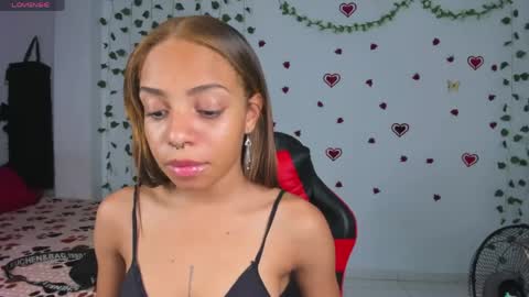 yumi_hanna online show from 04.18.26