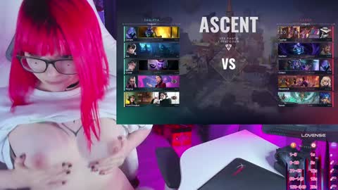 Snapshot of yumi_youkai chatting on 12.16.24 Yumi 3 online show from 12.16.24