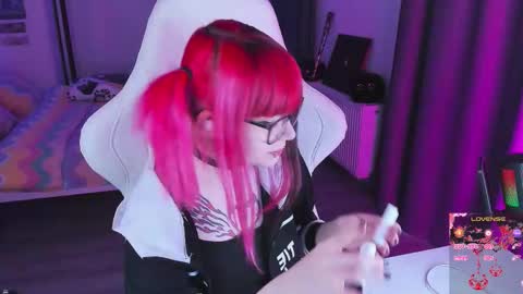 Snapshot of yumi_youkai chatting on 11.25.25 Yumi 3 online show from 11.25.25