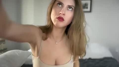 yumiandwolf online show from 01.07.25