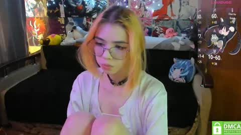 Snapshot of yumiko_uwu chatting on 03.10.25 Yumeko online show from 03.10.25