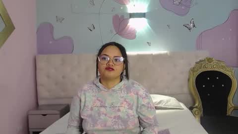 Snapshot of yumiviolet chatting on 02.04.26 YumiViolet online show from 02.04.26