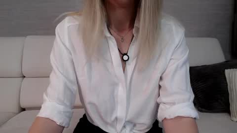 Snapshot of yummy_blonde chatting on 05.02.26 you babe online show from 05.02.26
