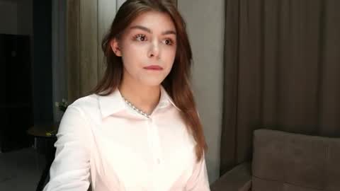 Snapshot of yummy_chica chatting on 10.29.25 yummy_chica online show from 10.29.25