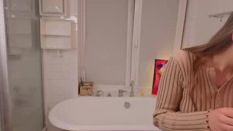 Snapshot of yummyemiily chatting on 02.06.26 Emily online show from 02.06.26