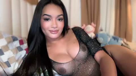 Snapshot of yummyrenalyn chatting on 06.25.26 Goddes Renalyn online show from 06.25.26