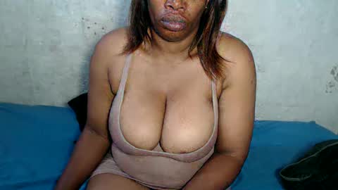 yummytittsxx online show from 01.04.25