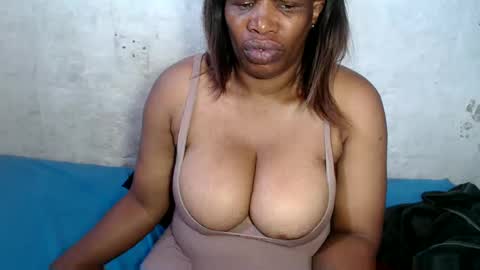 yummytittsxx online show from 01.04.25