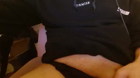 Snapshot of yunaventi chatting on 10.30.25 FemboyVenti online show from 10.30.25