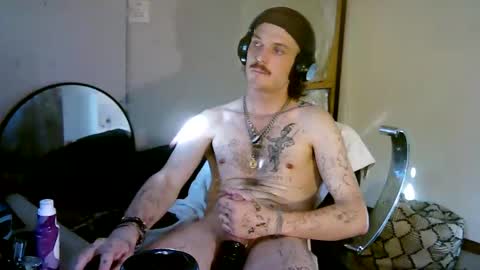 YUNG kye online show from 11.18.25