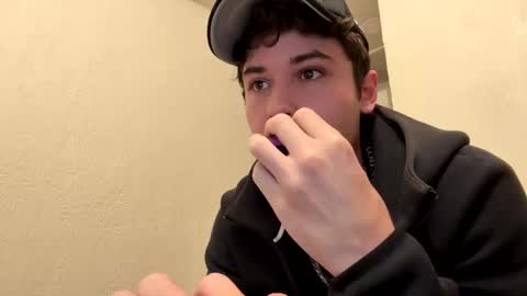 yungstudbev online show from 10.18.25