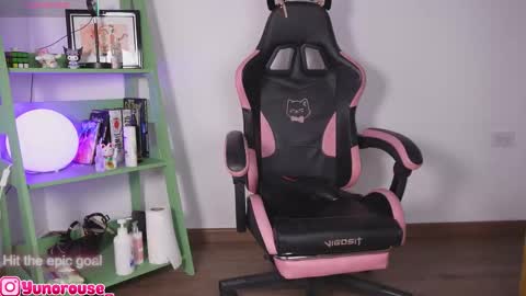 Snapshot of yunorose_ chatting on 11.14.25 yunorose_ online show from 11.14.25