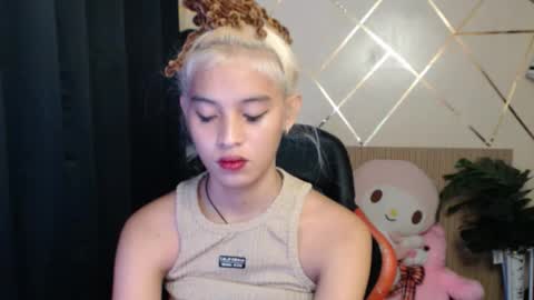 Snapshot of yurie_cummster chatting on 09.17.25 yurie_cummster online show from 09.17.25