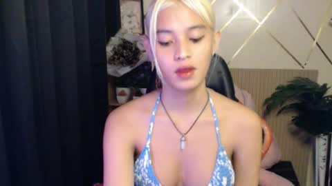 Snapshot of yurie_cummster chatting on 09.19.25 yurie_cummster online show from 09.19.25
