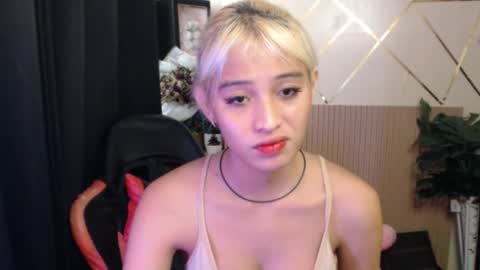 Snapshot of yurie_cummster chatting on 09.28.25 yurie_cummster online show from 09.28.25