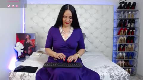    2  online show from 10.17.25