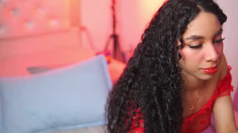 Yuyi Cam online show from 10.29.25