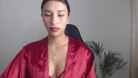 yuzii Im new to these pages so I hope you guys are kind to me. online show from 12.20.25