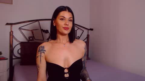 I V Y   online show from 05.20.26