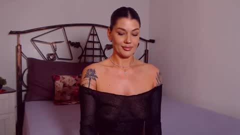 I V Y   online show from 05.28.26