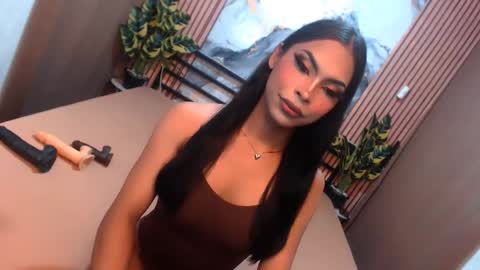 yvonnellvs online show from 02.19.26