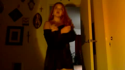 Snapshot of yyuckyy chatting on 09.26.25 Yucky online show from 09.26.25