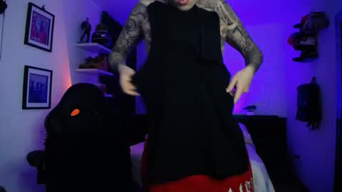 zac_muller1 online show from 03.16.26